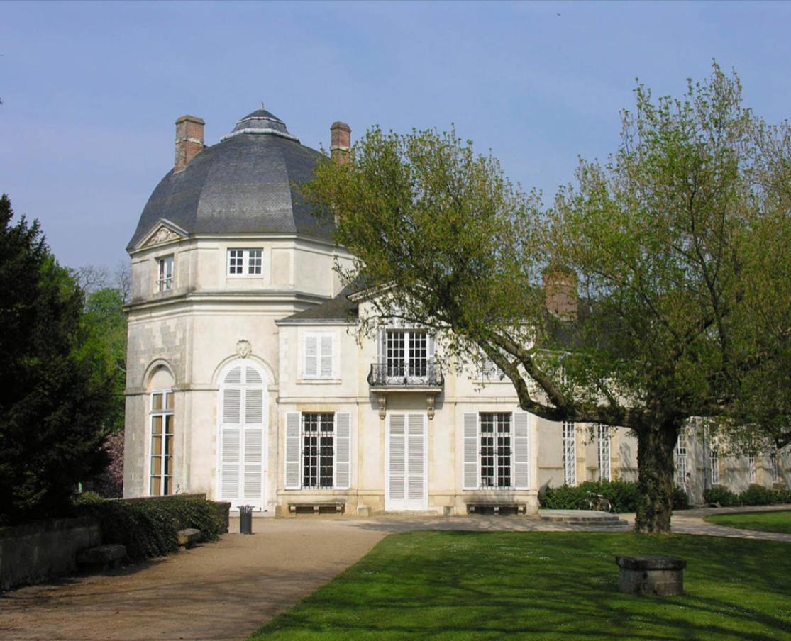*** Domaine Des Noyers - Proche Centre Ville Châteauneuf-sur-Loire Exterior photo